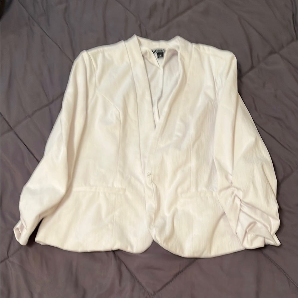 Roz & Ali Cream Blazer